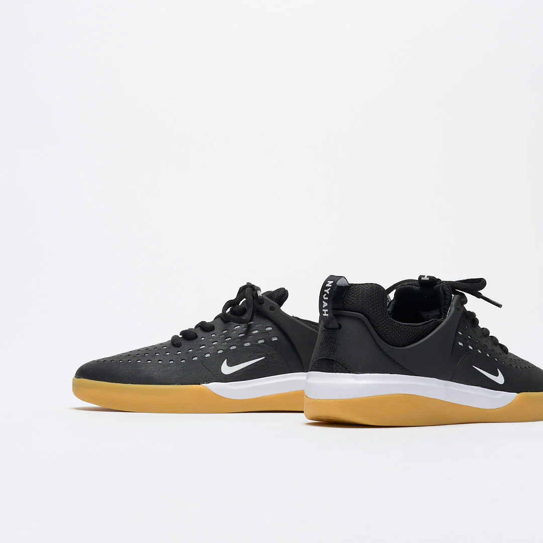 Nyjah free top black gum